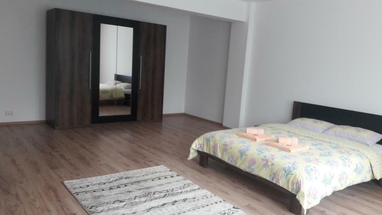 Travel Homzzz Apartments Тыргу-Муреш Экстерьер фото