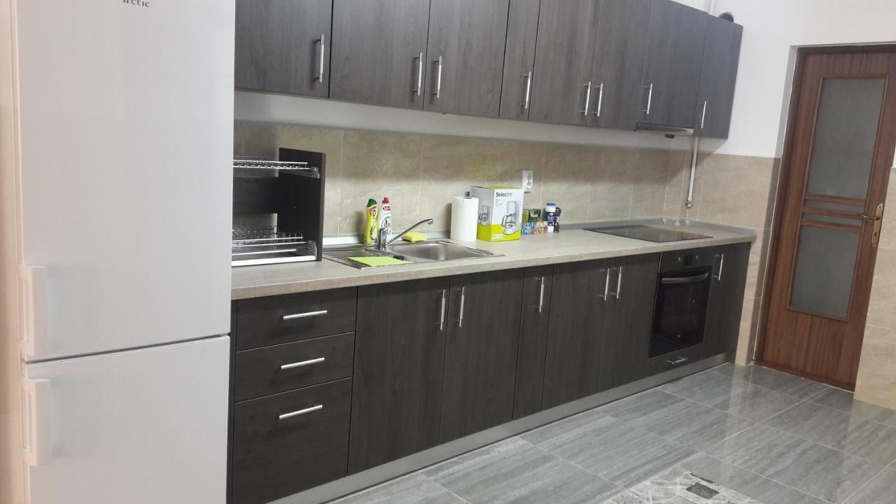 Travel Homzzz Apartments Тыргу-Муреш Экстерьер фото