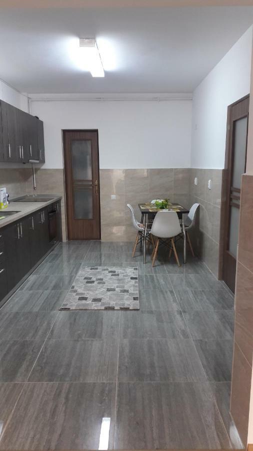 Travel Homzzz Apartments Тыргу-Муреш Экстерьер фото