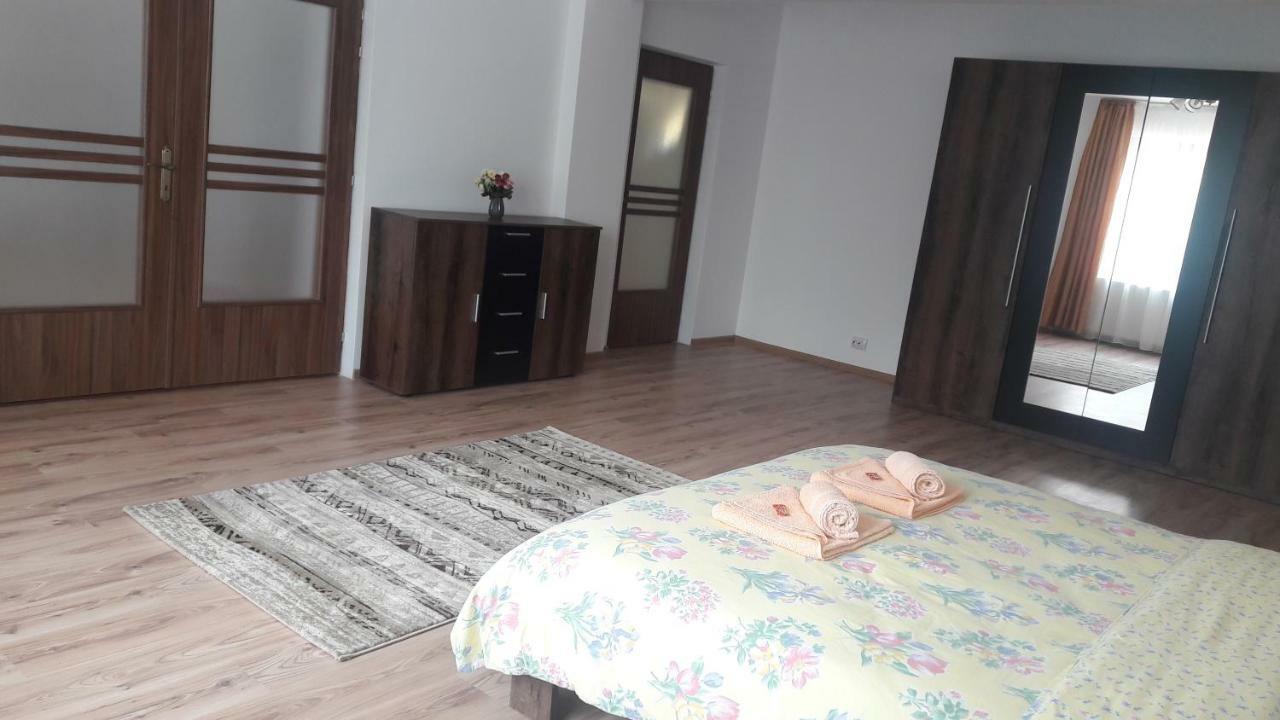 Travel Homzzz Apartments Тыргу-Муреш Экстерьер фото