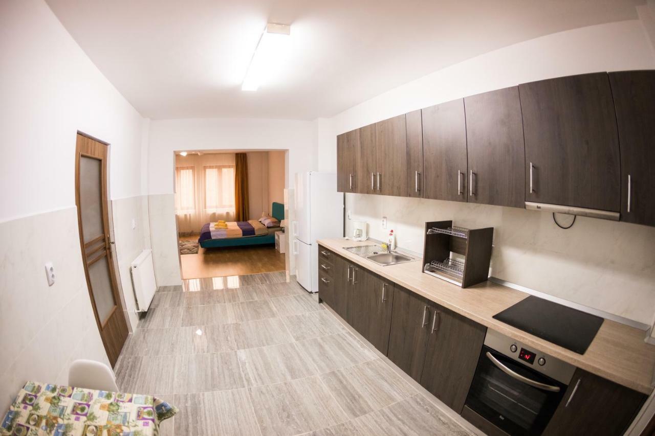 Travel Homzzz Apartments Тыргу-Муреш Экстерьер фото