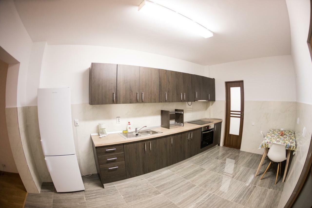 Travel Homzzz Apartments Тыргу-Муреш Экстерьер фото