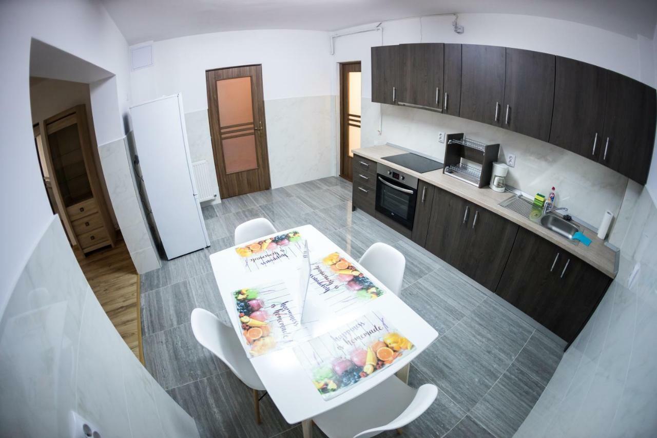 Travel Homzzz Apartments Тыргу-Муреш Экстерьер фото
