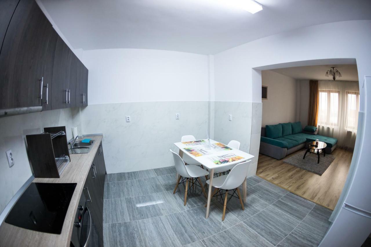 Travel Homzzz Apartments Тыргу-Муреш Экстерьер фото
